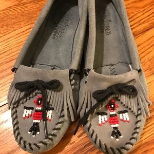 Minnetonka Moccasins-size 7